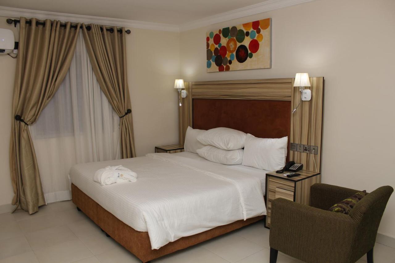 Class Suites Ikeja Bagian luar foto