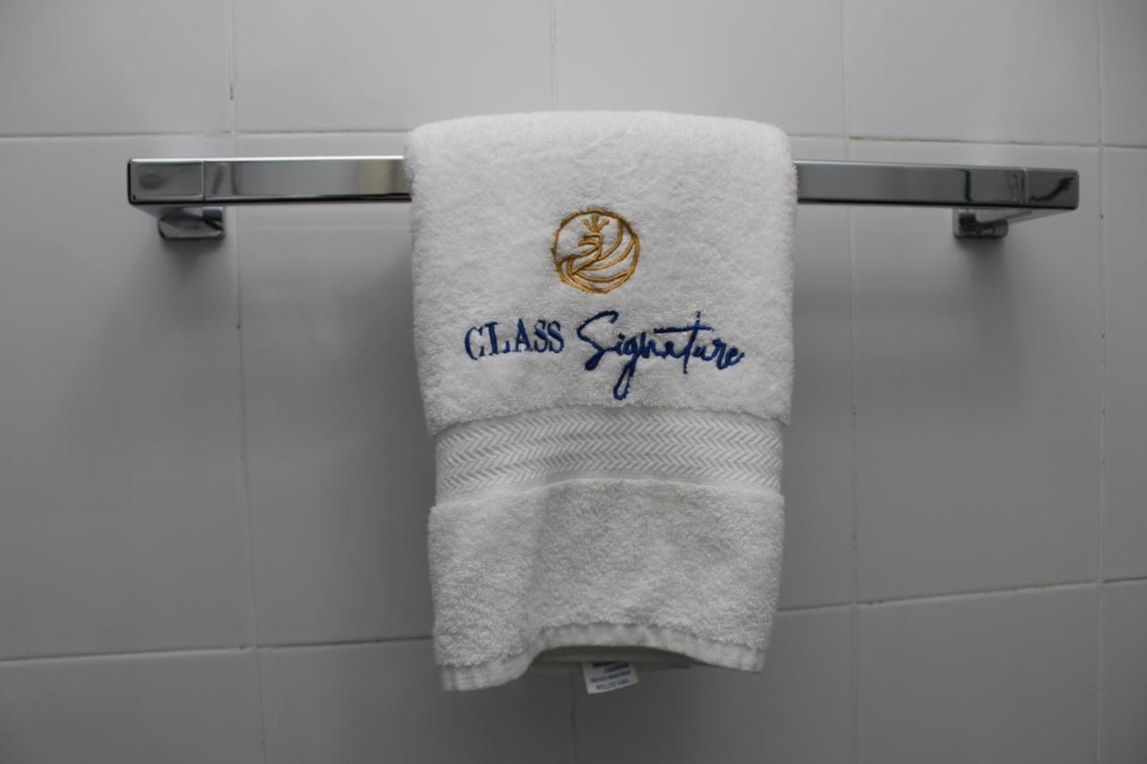 Class Suites Ikeja Bagian luar foto