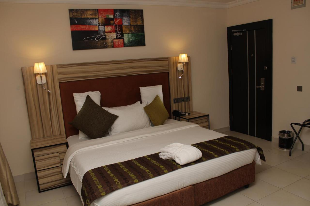 Class Suites Ikeja Bagian luar foto