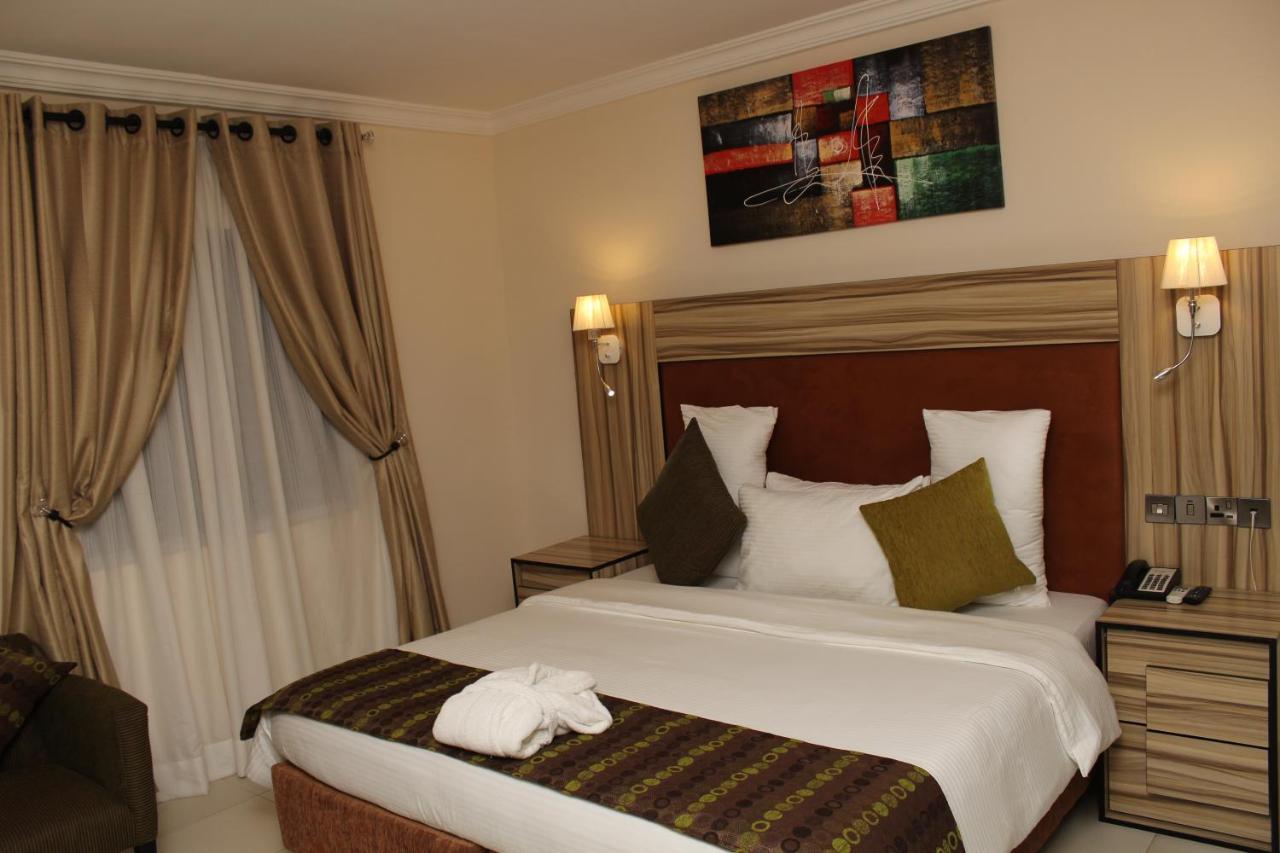 Class Suites Ikeja Bagian luar foto