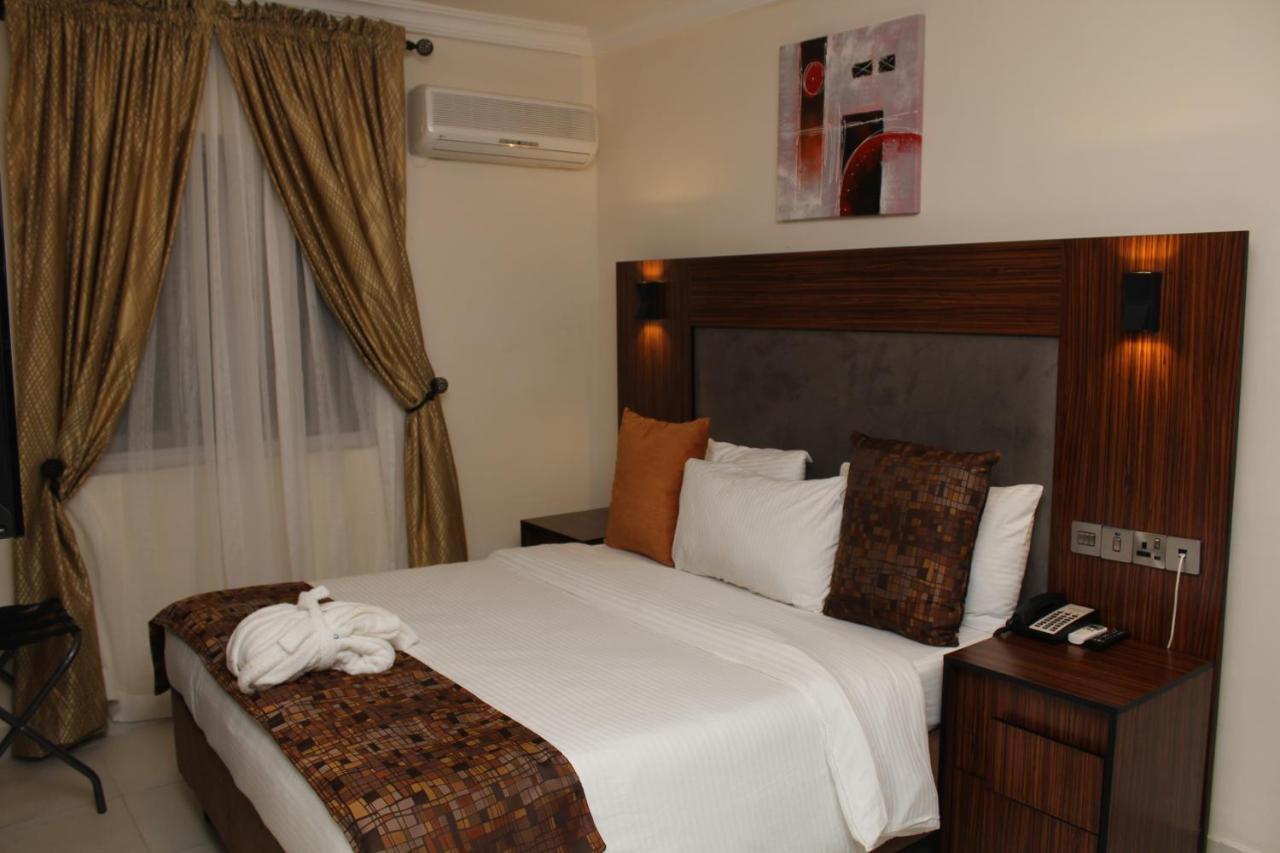 Class Suites Ikeja Bagian luar foto