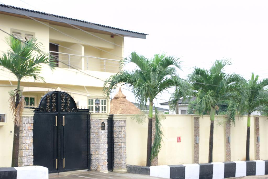 Class Suites Ikeja Bagian luar foto